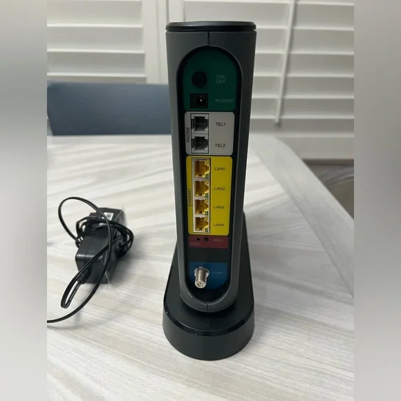 Motorola MT7711 24x8 Cable Modem plus AC1900 Dual Band WiFi Gigabit Router voice - Picture 4 of 5